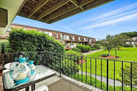 18 Williamsburg Ct, Shrewsbury, MA 01545