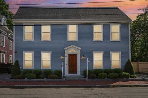 41 Washington St, Newburyport, MA 01950