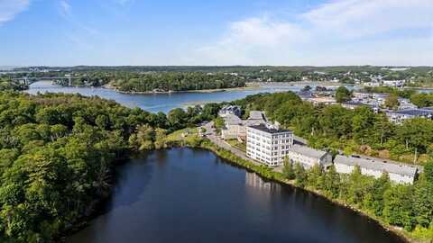 24 Cobblestone Ln, Gloucester, MA 01930