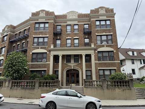 32 Sidlaw Rd, Boston, MA 02135