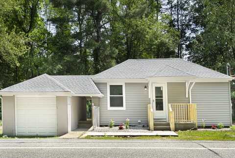 394 Douglas St, Uxbridge, MA 01569