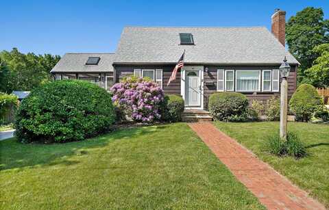 2 Winstead Rd, Weymouth, MA 02189