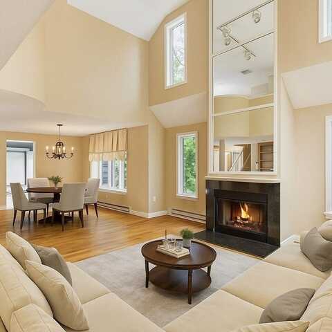 2 Hillside Dr, Wayland, MA 01778