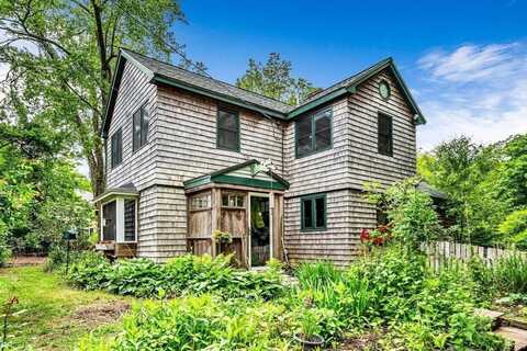 6 Forest Grove Ave, Norfolk, MA 02056