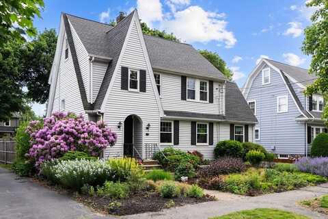 15 Grace Rd, Medford, MA 02155