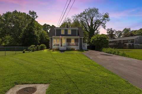 16 Wildwood Ave, Taunton, MA 02780