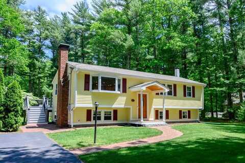 64 Elm St, Pembroke, MA 02359