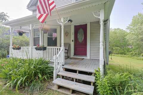 148 Hackett Ave, Attleboro, MA 02703
