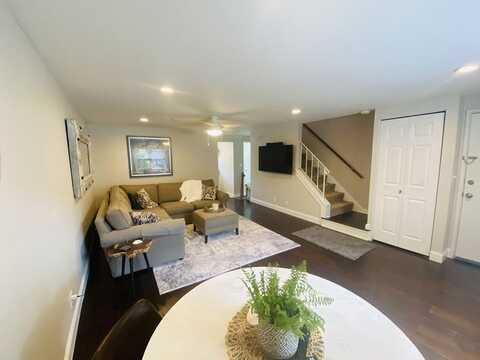 124 Kingston St, North Andover, MA 01845