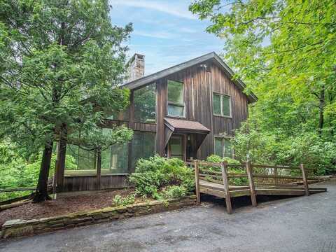 12 Pine Hill Lane, Princeton, MA 01541
