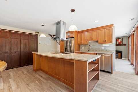 525 Tumbling Hawk, Acton, MA 01720
