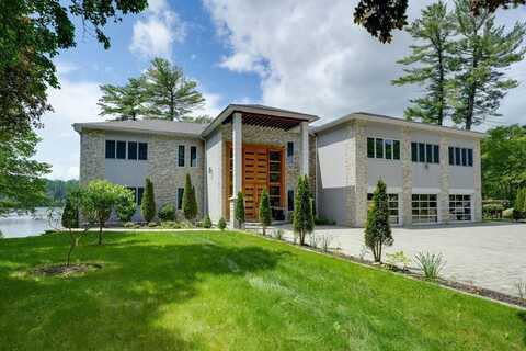 290 Massapoag Rd, Tyngsboro, MA 01879