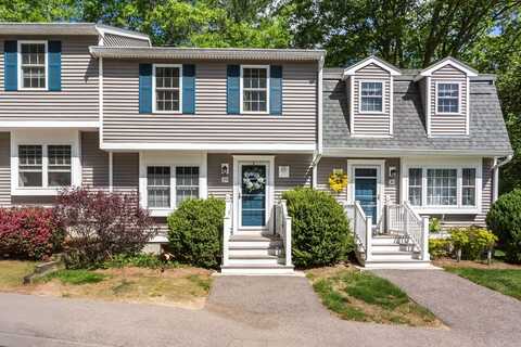 29 Benjamin Landing Ln, Franklin, MA 02038