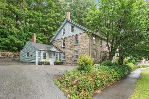 18 River St, Andover, MA 01810
