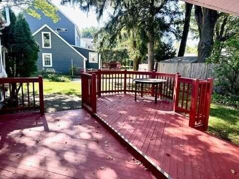 100 Fessenden St., Newton, MA 02460