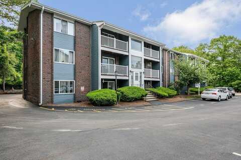 10 Woodcrest Ct, Weymouth, MA 02190