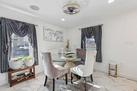 105 Cross St, Randolph, MA 02368