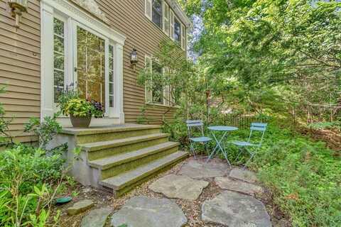 180 Mellen St, Holliston, MA 01746