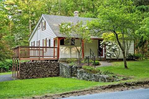 39 Mashapaug Rd, Sturbridge, MA 01566