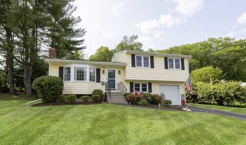 4 Roberta Cir, Holliston, MA 01746