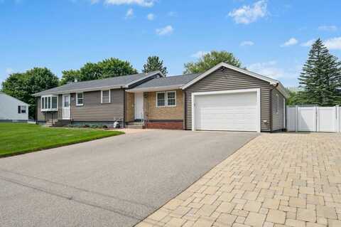 26 Falmouth Dr, Grafton, MA 01536