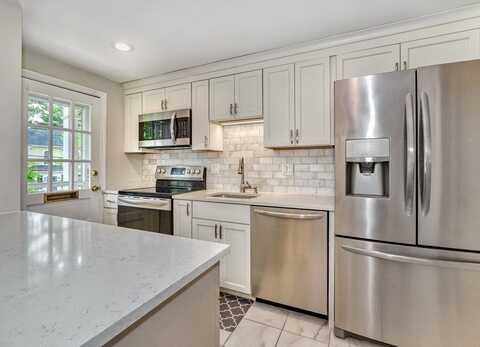 50 Lake St, Winchester, MA 01890