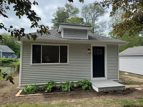 112 Milford St, Hanson, MA 02341