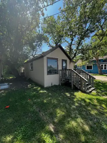 622 Central Avenue, Minot, ND 58701