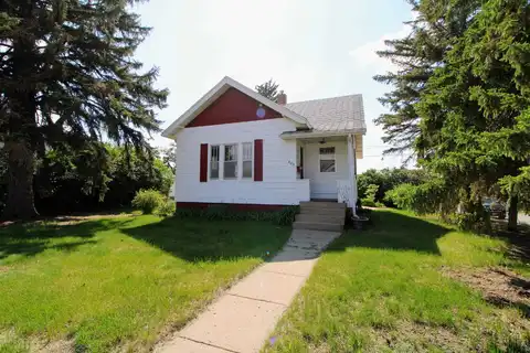 820 SW 5th St, Minot, ND 58701