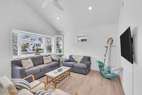 638a Redmond, Lake Como, NJ 07719