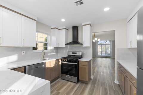 14 Gwyn Court, Toms River, NJ 08757