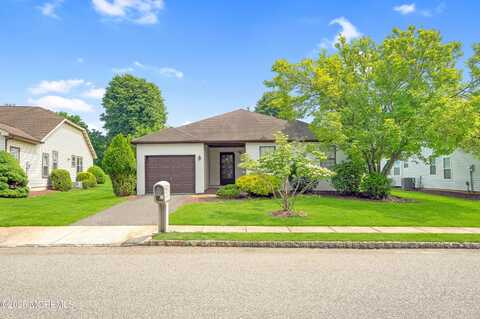 17 Suffolk Way, Marlboro, NJ 07746