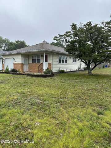 68 Barbados Drive S, Toms River, NJ 08757