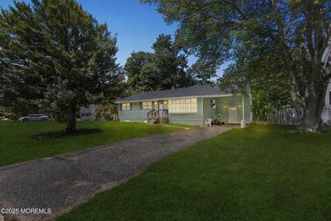 7 Cathedral Drive, Lakewood, NJ 08701