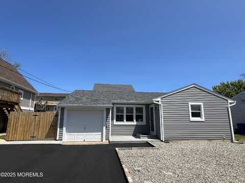 61 Longman Street, Toms River, NJ 08753