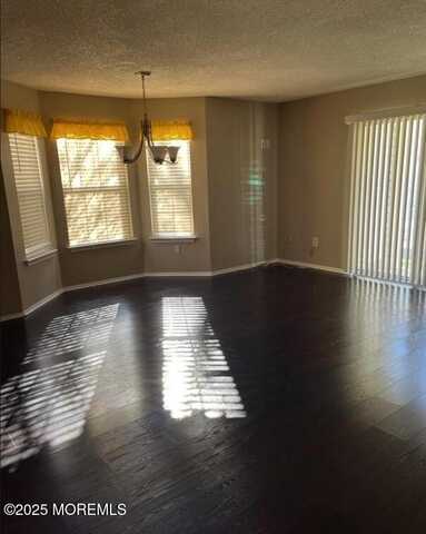 195 Tulip Lane, Freehold, NJ 07728