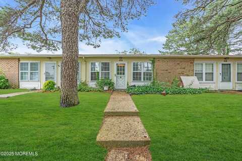 17e Cambridge Circle, Manchester, NJ 08759