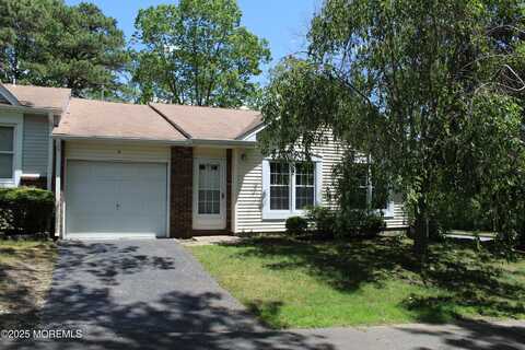 9 Raymond Court, Lakewood, NJ 08701