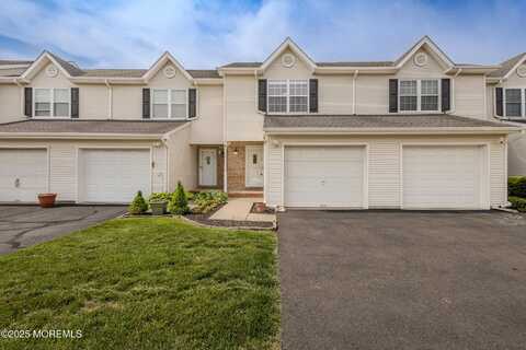 29 Lorenzo Court, Aberdeen, NJ 07747