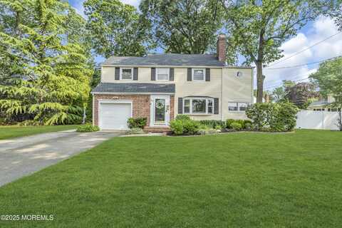 82 Ridge Road, Fair Haven, NJ 07704