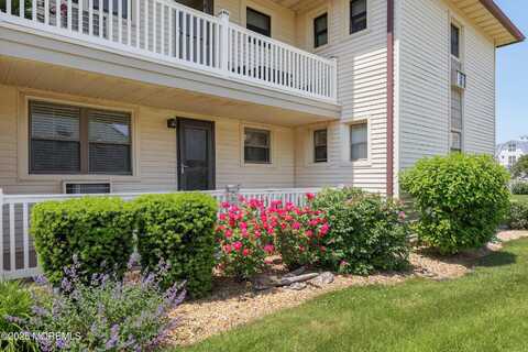 89 Wharfside Drive, Monmouth Beach, NJ 07750