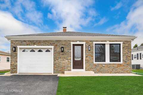94 Hyannis Street, Toms River, NJ 08757