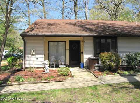 126 Amberly Drive, Manalapan, NJ 07726