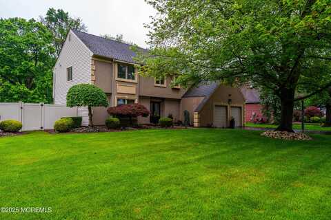 9 Crossridge Circle, Marlboro, NJ 07746