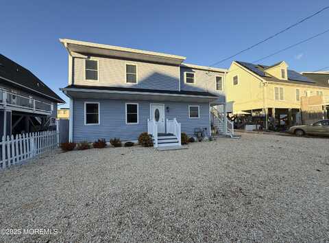 40 Bay Shore Drive, Toms River, NJ 08753