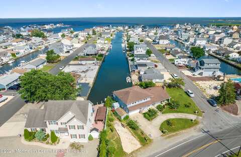 1041 Bayview Avenue, Bayville, NJ 08721