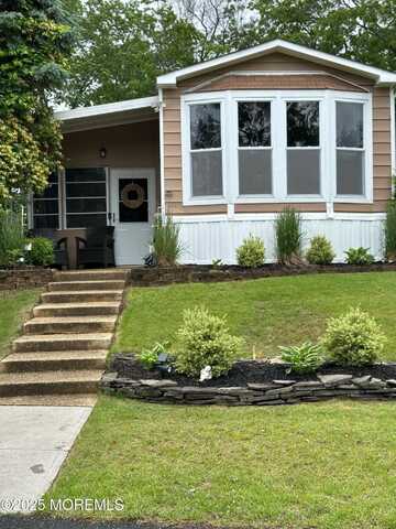 138 Oak Drive, Manchester, NJ 08759