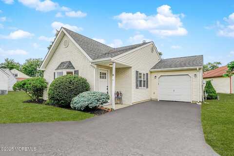 46 Edgeware Close, Freehold, NJ 07728
