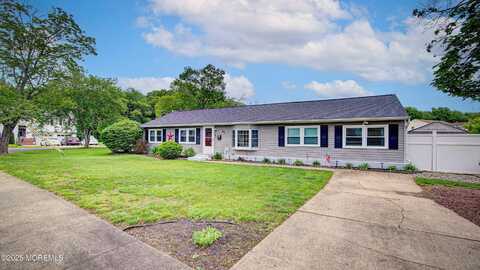 27 Carlton Avenue, Monroe, NJ 08831