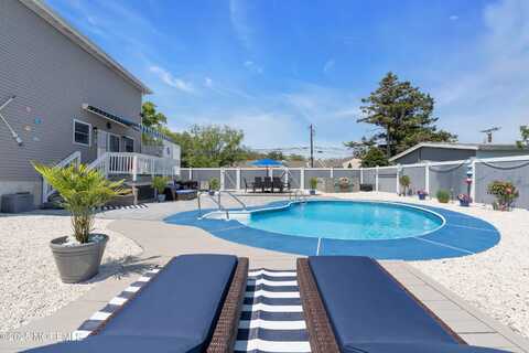 23 Charles Boulevard, Manahawkin, NJ 08050